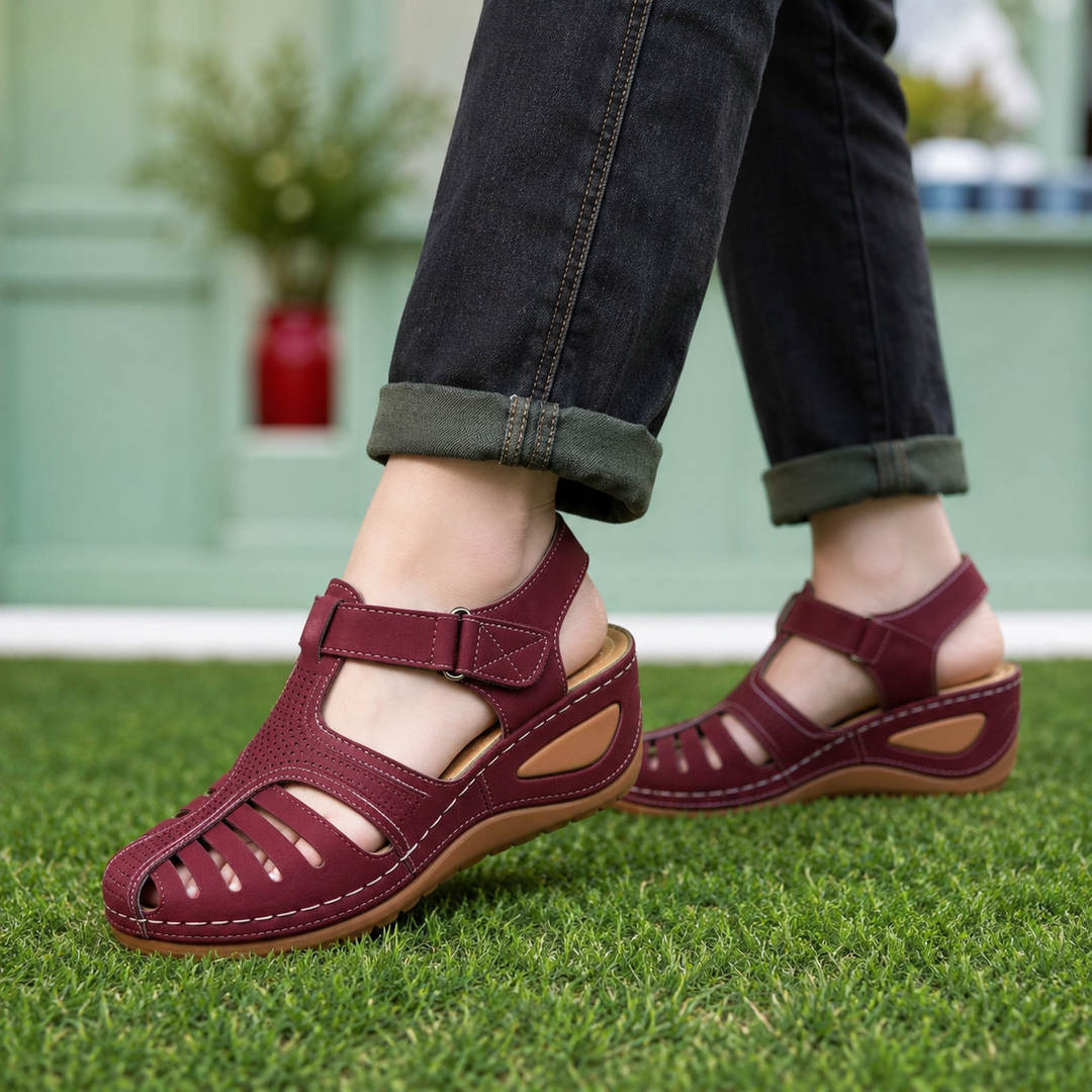 Wearbella – Sandaly på koturnie z zamkniętymi palcami i wycięciami