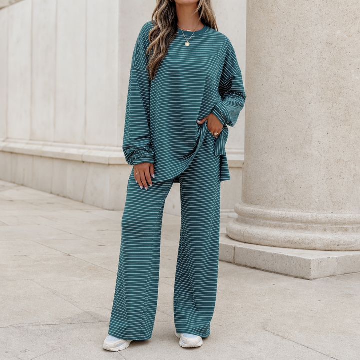 Stripe &amp; Ease – Striped Pullover i Breda Byxor