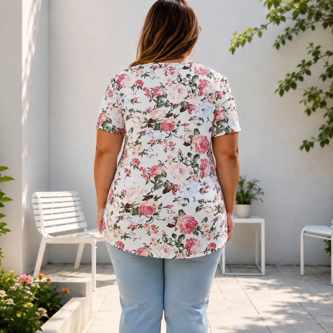 Florenza – Kobieca blommig tunika z plisami, zwiewna blus med kort ärm i urringning w v-ringning, zapinana på knappar