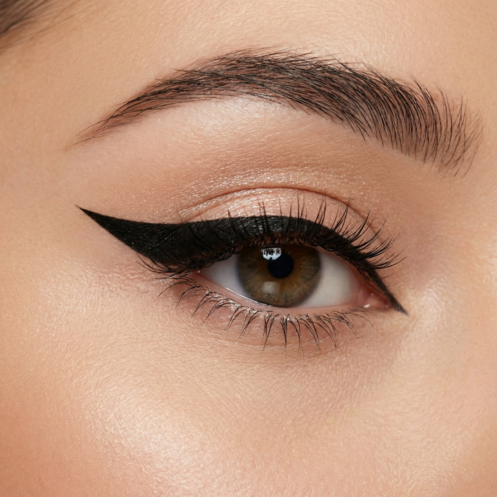 Velura – Żelowy eyeliner w kredce resistent på rozmazywanie