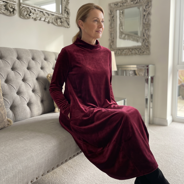 Sofelle – Midi klänning z weluru för kvinnor z kieszeniami