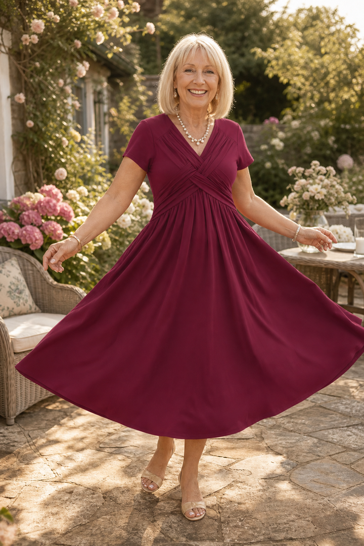 Wearbella – Klänning midi z plisami i kieszeniami w dekolcie V