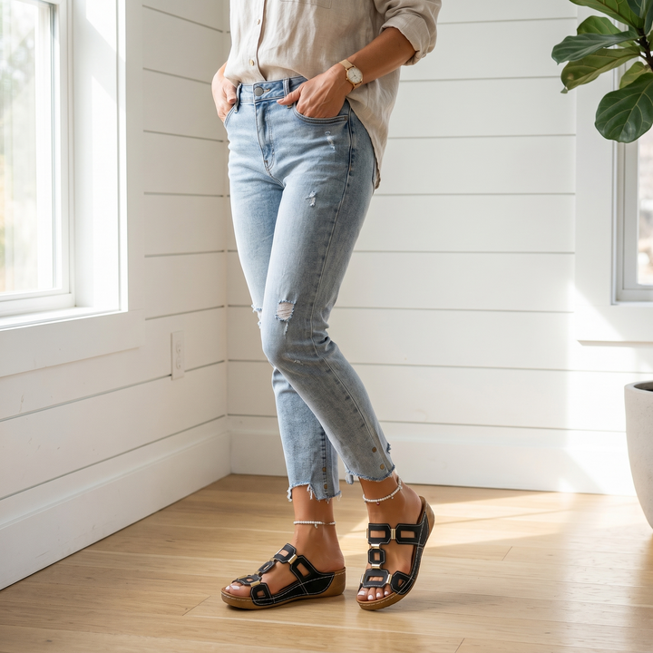 Soleva – Kobiece sandaler på plattform z wycięciami