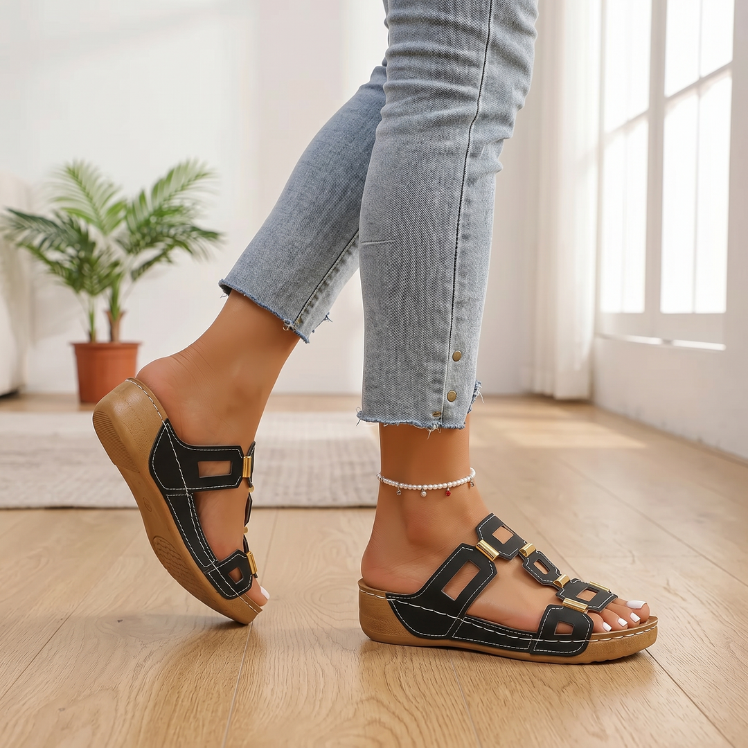 Soleva – Kobiece sandaler på plattform z wycięciami