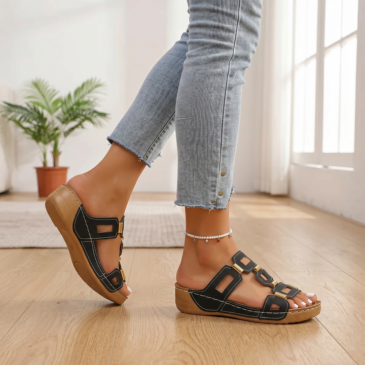 Soleva – Kobiece sandaler på plattform z wycięciami
