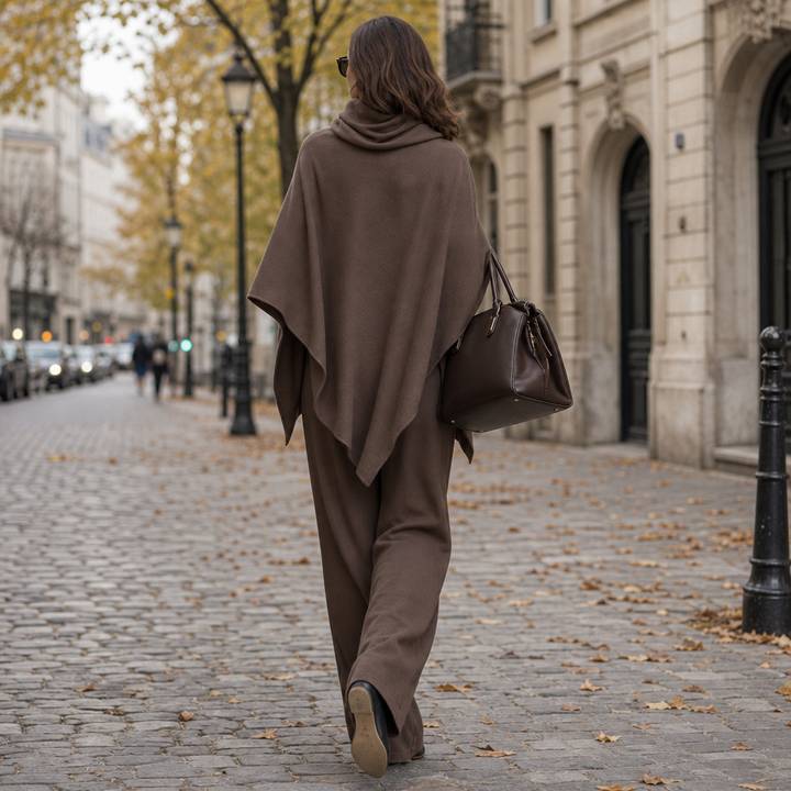 Draperie – Blus z kapturem i breda spodniami