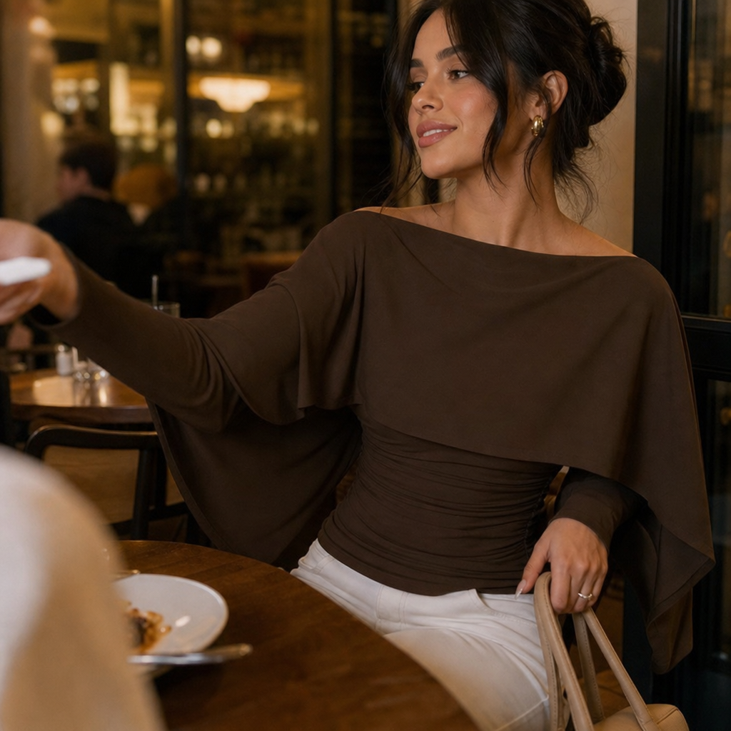 Wearbella – Narzutka z falbaną i ręKaffemi nietoperzami