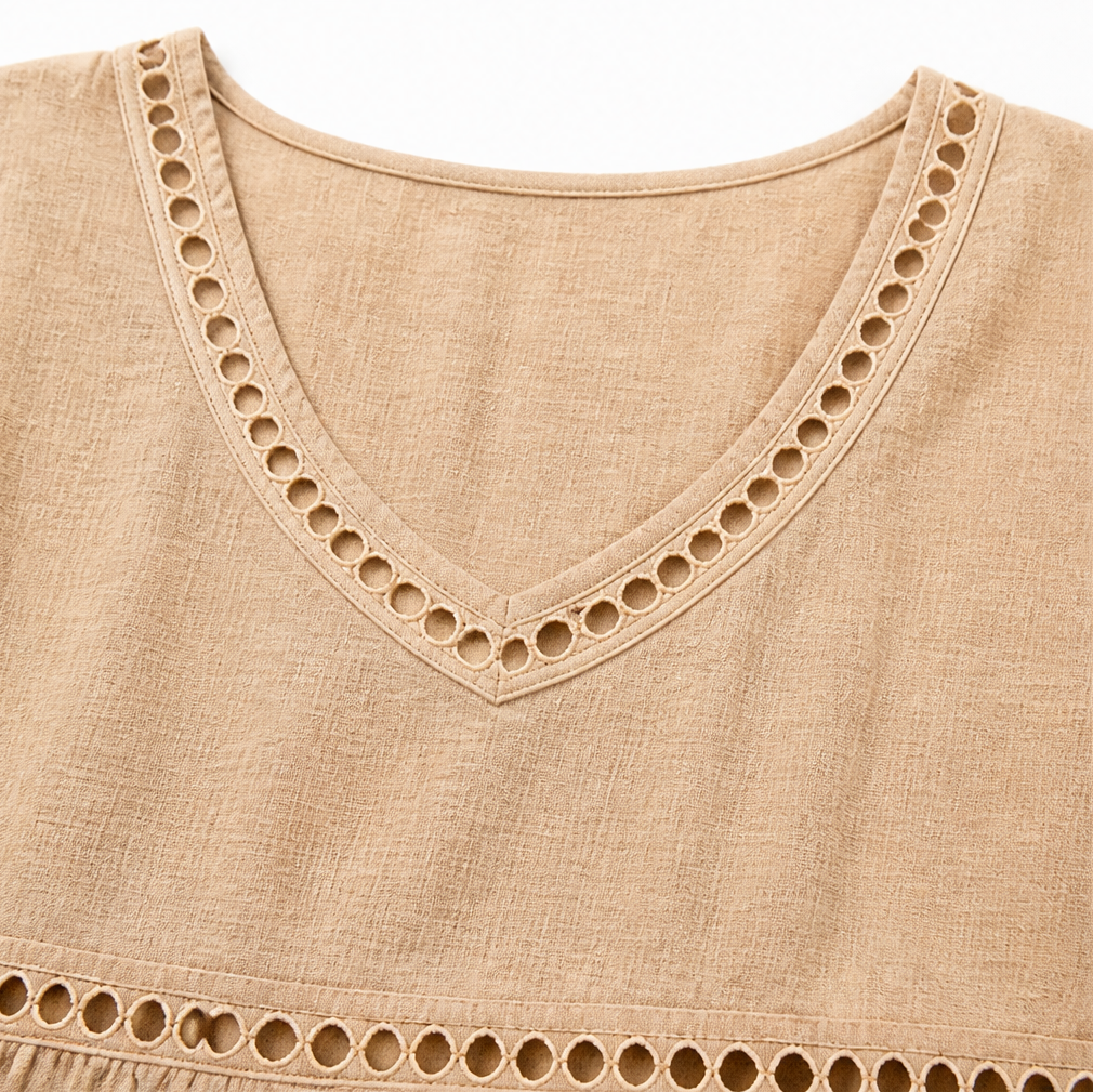 Meloria – Boho Babydoll Top z Wycięciami i Frędzlami