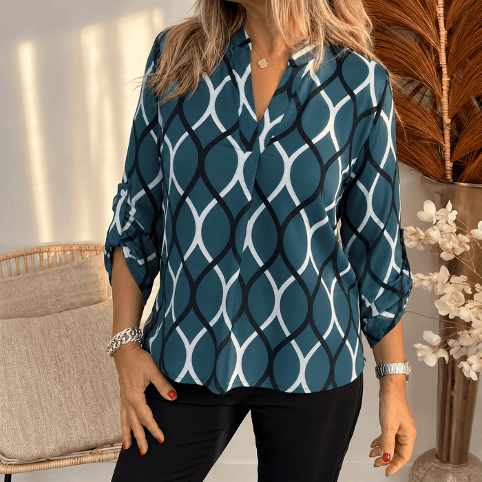 Nora – Blus dam z urringning w v-ringning i nadrukiem