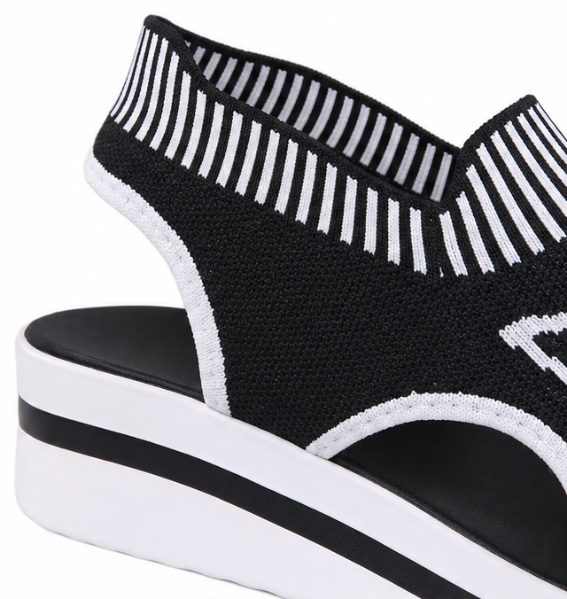 Sockela – Sandaler Peep Toe på plattform z Dzianiny för kvinnor