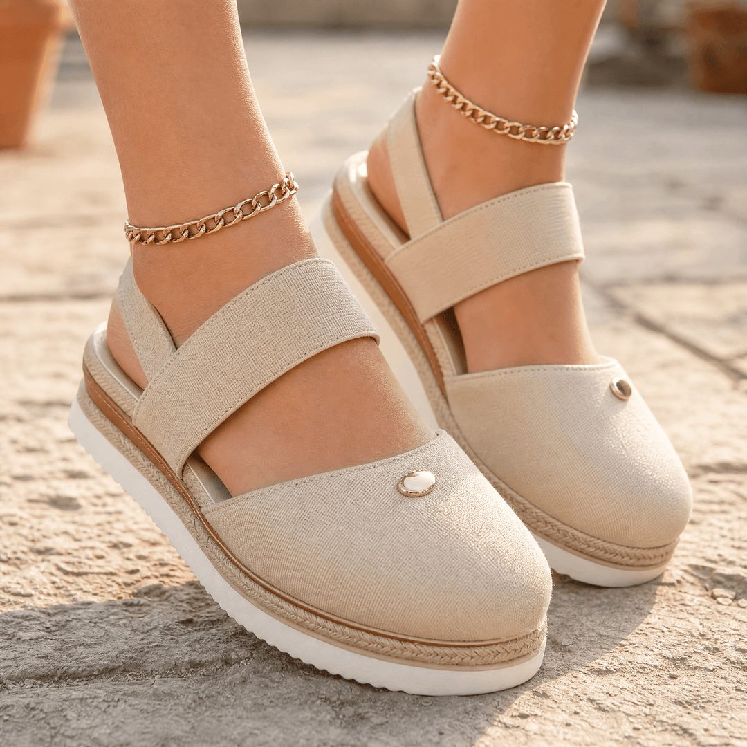 Stepwell – Bekväma sandaler på koturnie