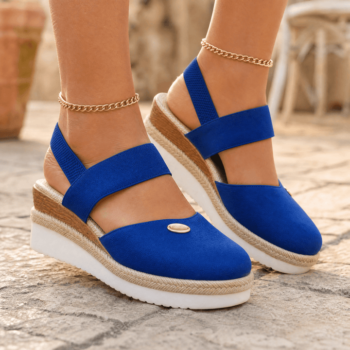 Stepwell – Bekväma sandaler på koturnie