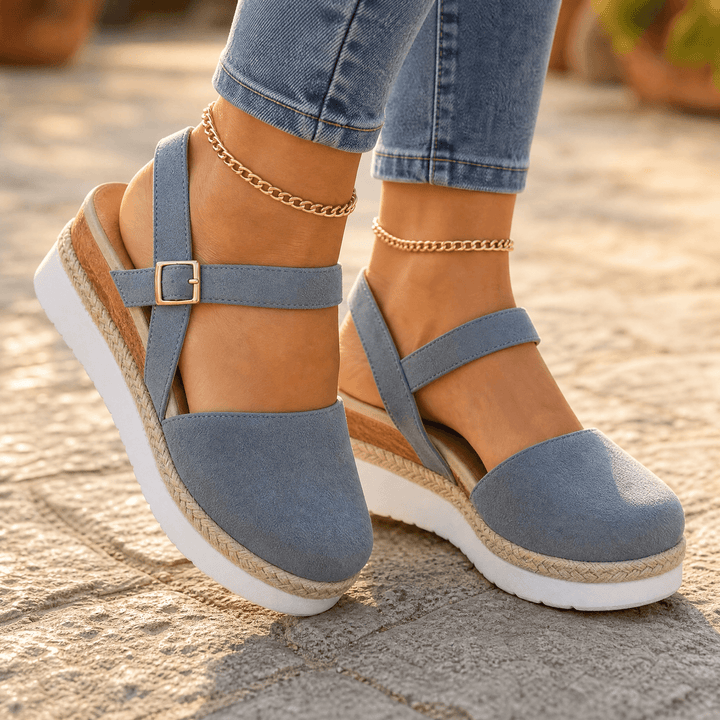 Stepwell – Bekväma sandaler på koturnie