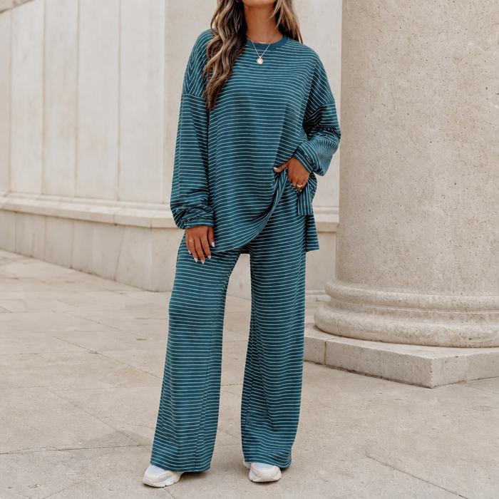 Stripe & Ease – Striped Pullover i Breda Byxor