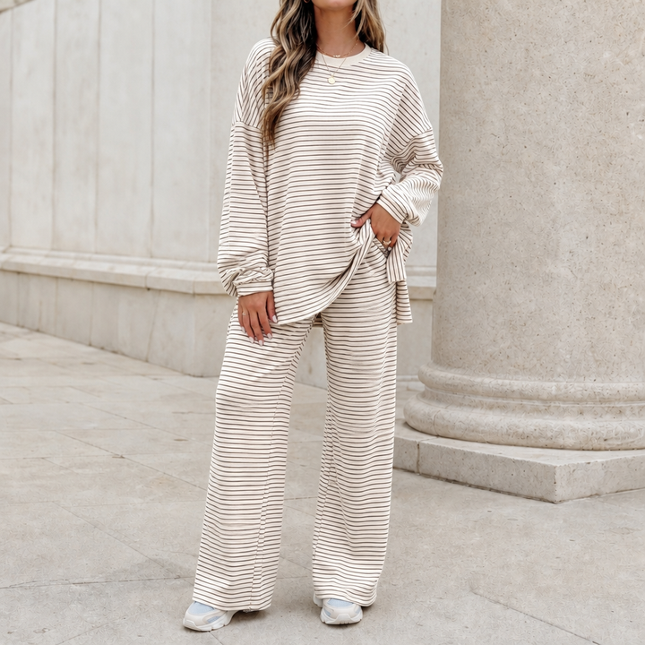 Stripe &amp; Ease – Striped Pullover i Breda Byxor