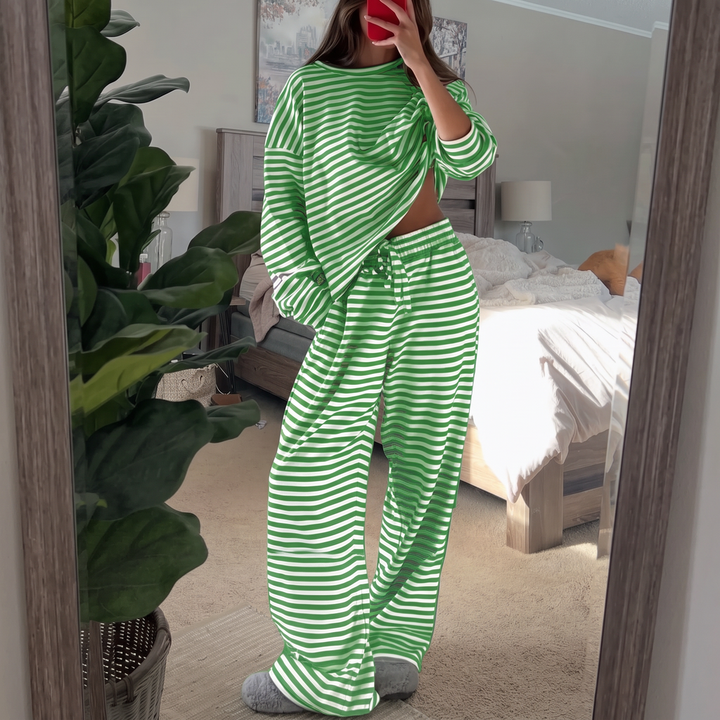 Wearbella – Set z Paskowanym Topem i Spodniami