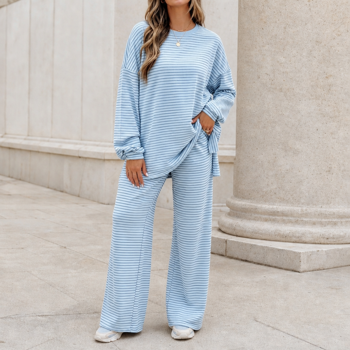 Stripe &amp; Ease – Striped Pullover i Breda Byxor