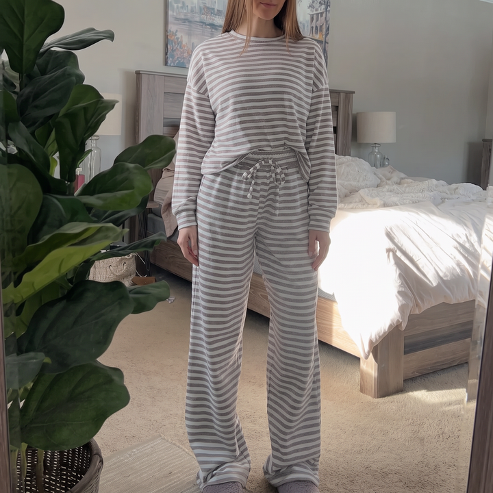 Wearbella – Set z Paskowanym Topem i Spodniami