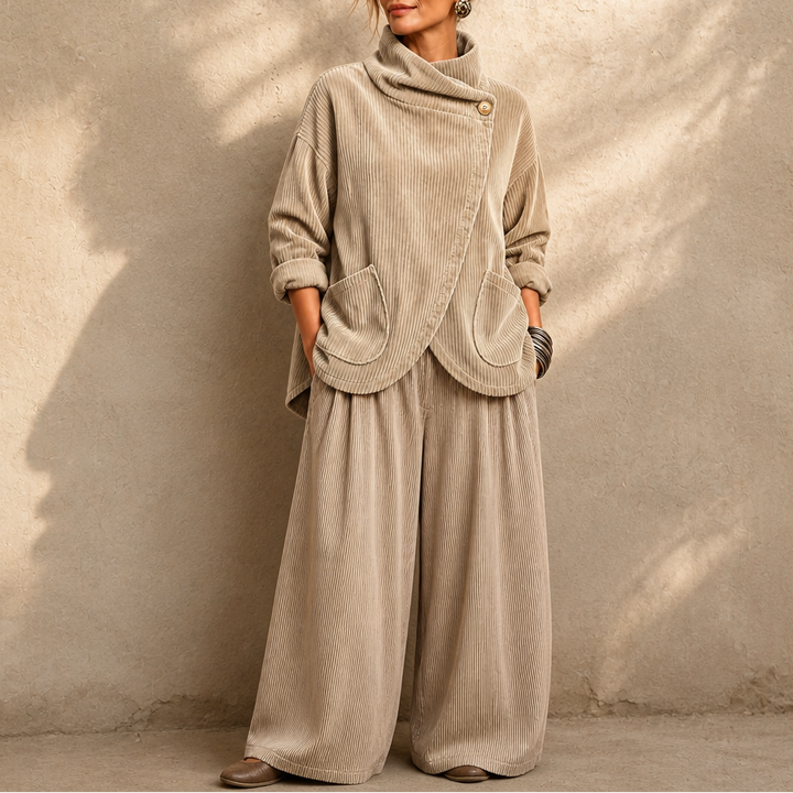 Draperly – Asymetryczny Poncho z Kapturem z Weluru