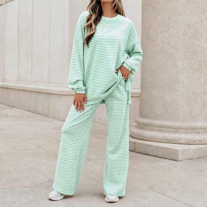 Stripe &amp; Ease – Striped Pullover i Breda Byxor