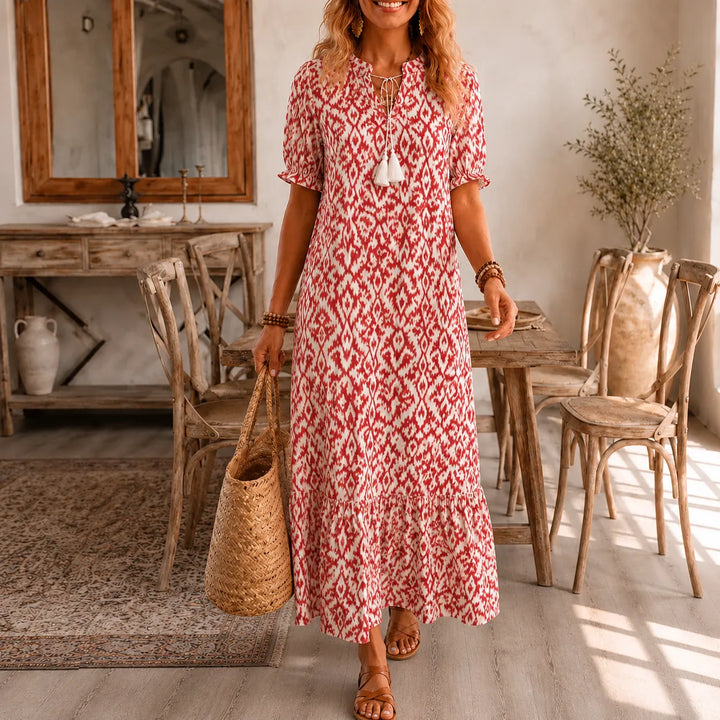 Solara – Boho Maxi Dress z Wzorem Ikat i Frędzlami vid Dekolcie i form av V