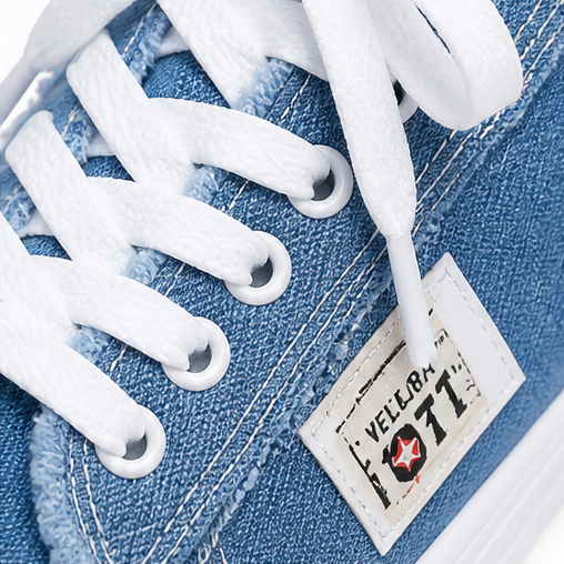Vellora – Zniszczone Denim Sneakers Slip-On